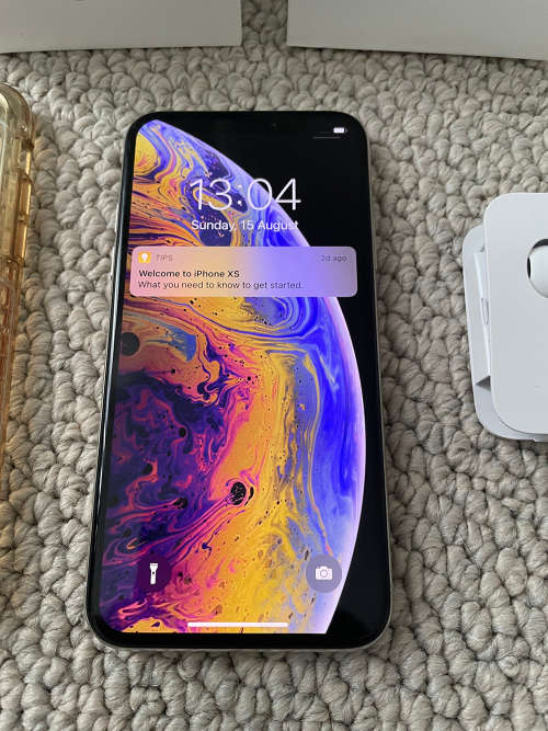 Apple iPhone XS 64GB Silver / White With Survivor Cover/ Brand new earphone