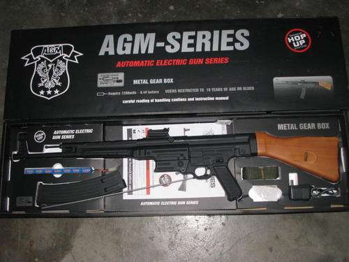 AGM WWII MP44 Rifle Arisoft Electric Gun   ( Full Metal and Real Wood)