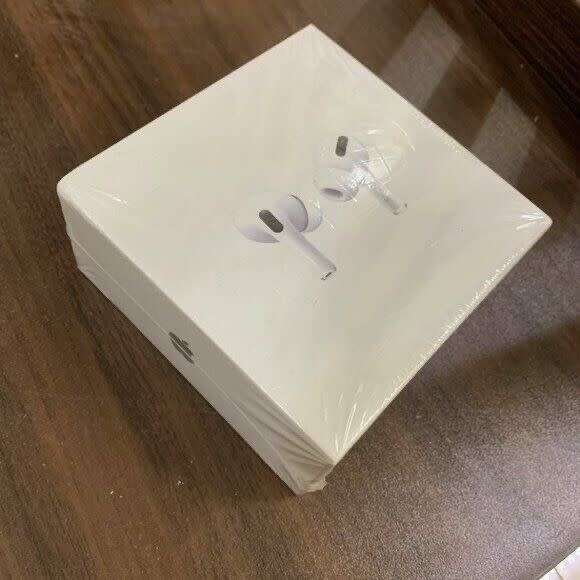 Airpods Pro 2nd gen with magsafe