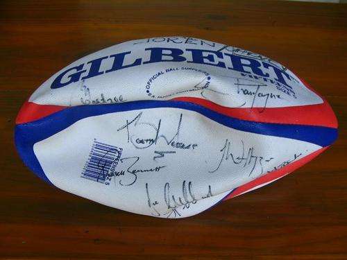 1998 SHARKS RUGBY BALL SIGNED BY THE TEAM