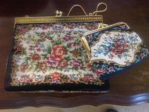 VINTAGE EMBROIDED HANDBAG WITH PURSE