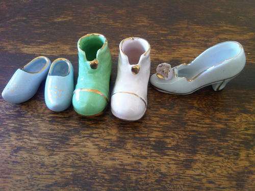 5 CUTE VINTAGE MINIATURE SHOES FOR COLLECTORS