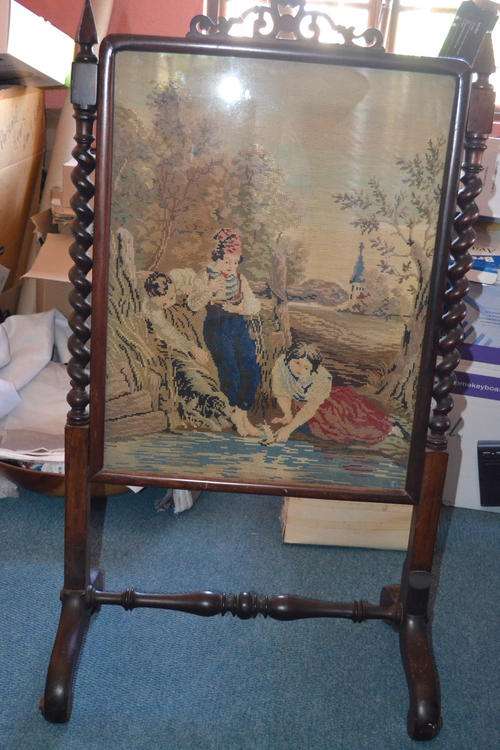 STUNNING VICTORIAN ROSEWOOD LARGE FIRE SCREEN