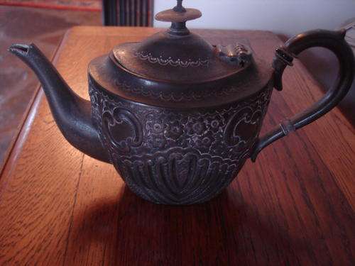 NICE EARLY  EP BRITTANIA METAL BATCHELOR TEAPOT