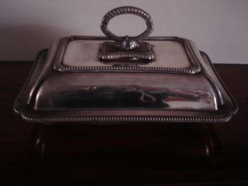 NICE SILVER PLATED WALKER & HALL TUREEN & COVER