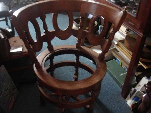 GORGEOUS VINTAGE OAK BURGERMEISTER CHAIR