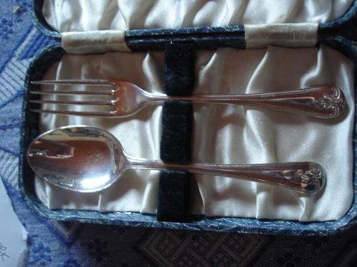BOXED SET SILVER PLATED CHILDS CUTLERY