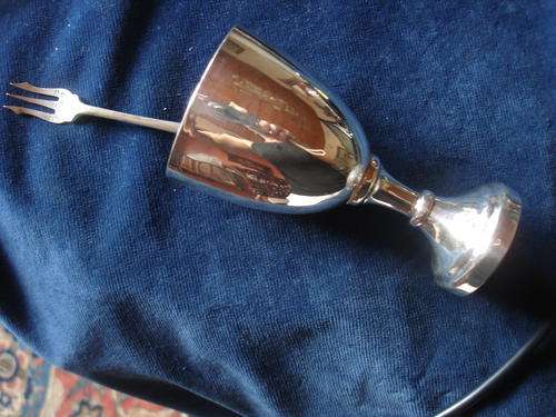 HALLMARKED SILVER GOBLET AND FORK 75 GRAMS