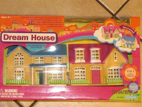 2 in 1 Dolls House with 18 pieces of Furniture