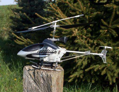 ****FREE SHIPPING**** JR-806, 3.5 CHANNEL R/C HELICOPTER WITH GYRO