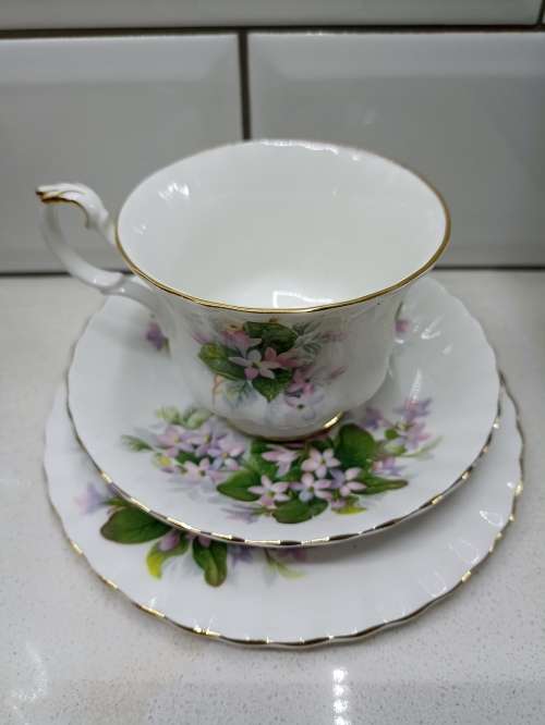 Royal Albert Trio`s