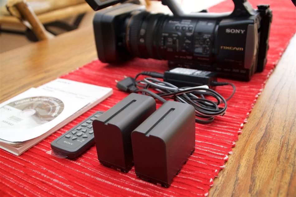 Sony HXR-NX3/1E Professional Video Camera