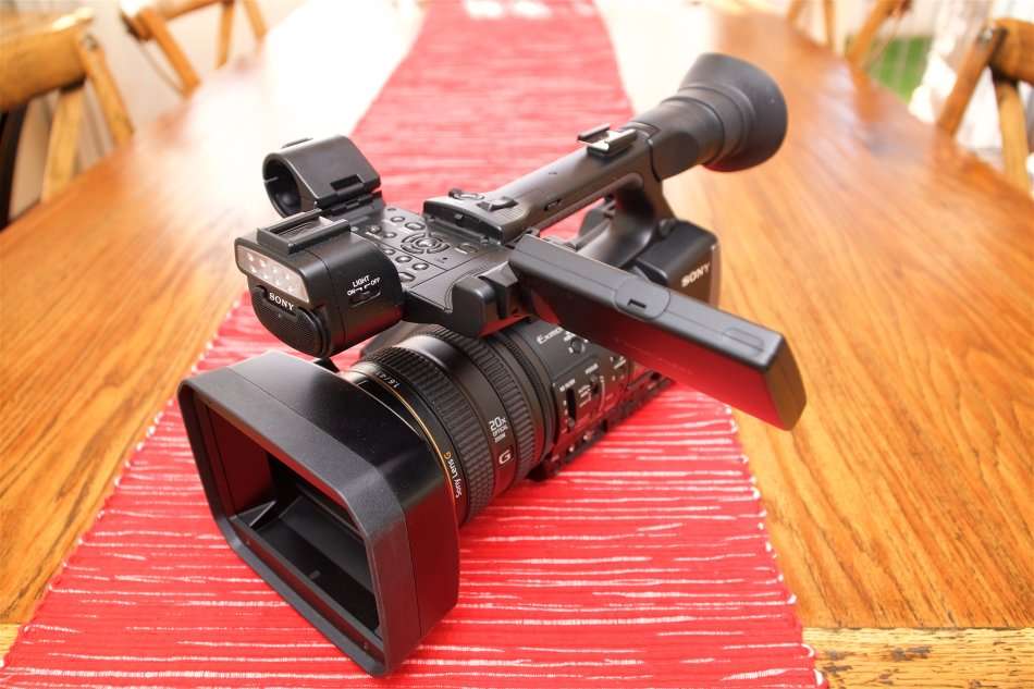 Sony HXR-NX3/1E Professional Video Camera