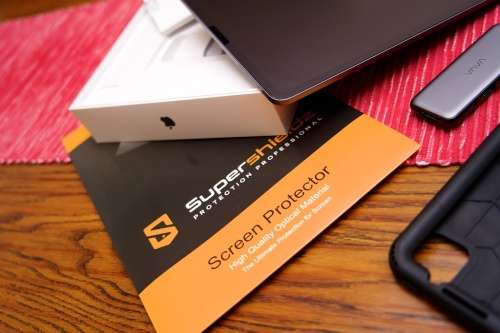 Apple iPad Pro (12.9-inch, Wi-Fi, 256GB) - Space Gray (4th Generation) (2020) + EXTRAS