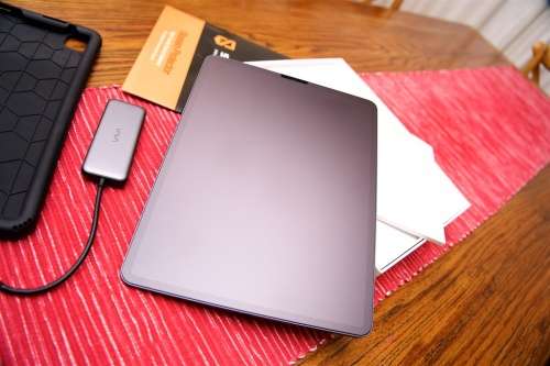 Apple iPad Pro (12.9-inch, Wi-Fi, 256GB) - Space Gray (4th Generation) (2020) + EXTRAS