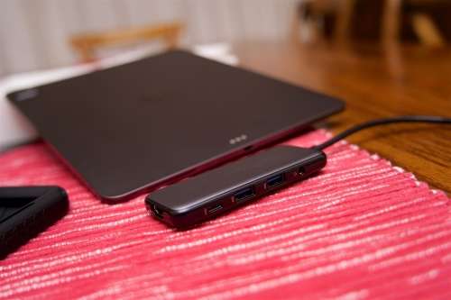 Apple iPad Pro (12.9-inch, Wi-Fi, 256GB) - Space Gray (4th Generation) (2020) + EXTRAS