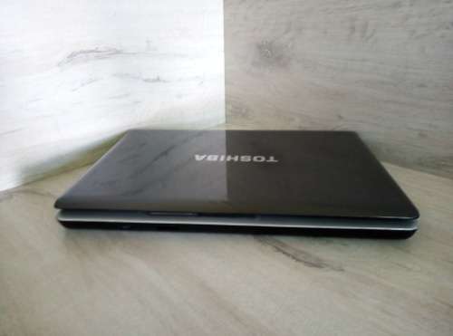 Toshiba Satellite L500 Laptop & Charger @ R2490