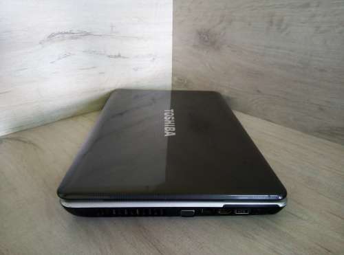 Toshiba Satellite L500 Laptop & Charger @ R2490