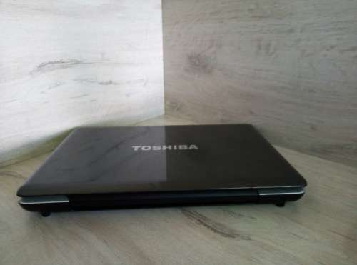 Toshiba Satellite L500 Laptop & Charger @ R2490