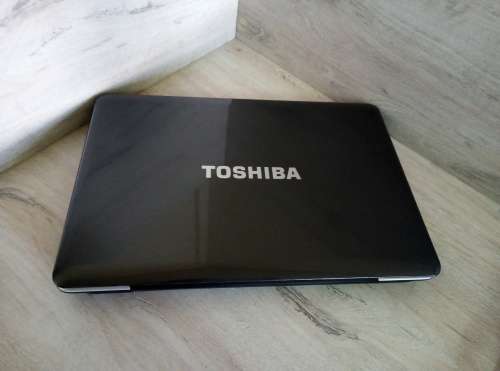 Toshiba Satellite L500 Laptop & Charger @ R2490