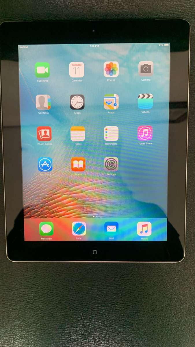 iPad 2 64GB  CELL + WIFI  SILVER (PRE OWNED)