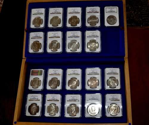 Complete Set of Crowns 18 Coins