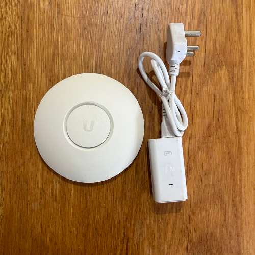Ubiquiti Unifi AP AC Lite with POE Injector