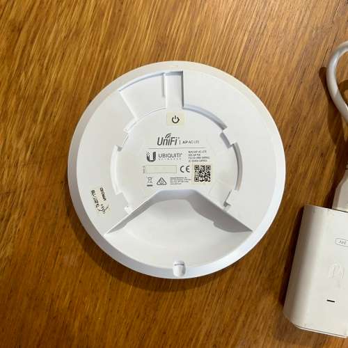 Ubiquiti Unifi AP AC Lite with POE Injector