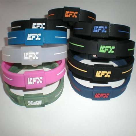 EFX - PERFORMANCE  WRISTBAND  With Hologram - BLACK /WHITE MEDIUM