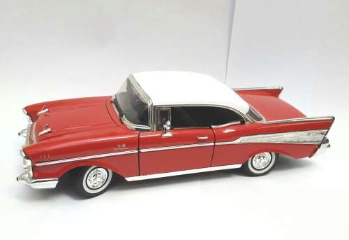 Motormax Chevy Bel Air 1957 1:18