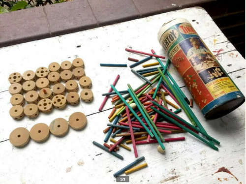 Vintage wooden Tinkertoy Kid`s play set in original Tube