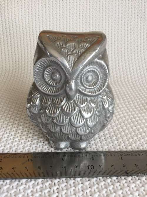 Silver collectable metal owl