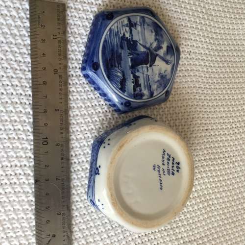 Delft collectable with markings