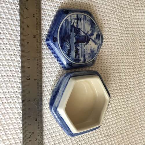 Delft collectable with markings