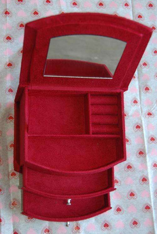 A Gorgeous Jewellery Box - A Must for every lady!