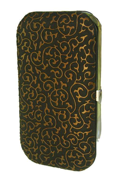 STYLISH MANICURE SET IN A BEAUTIFULL DETAILED CASE