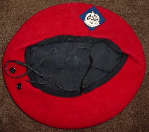 Rhodesian Corps of Military Police beret and badge, 49cm (Rhodesia Bush War)