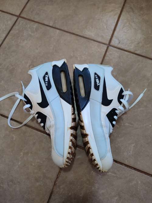 Men's second hand Nike air Max 90, size 9.