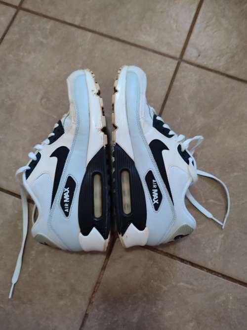 Men's second hand Nike air Max 90, size 9.