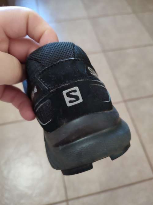 Men's second hand Solomon Speedcross 4, size 9.