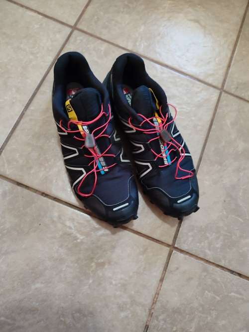 Men's second hand Solomon Speedcross 3, size 9.