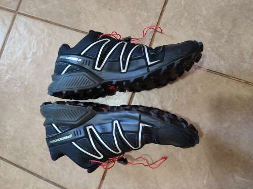 Men's second hand Solomon Speedcross 3, size 9.