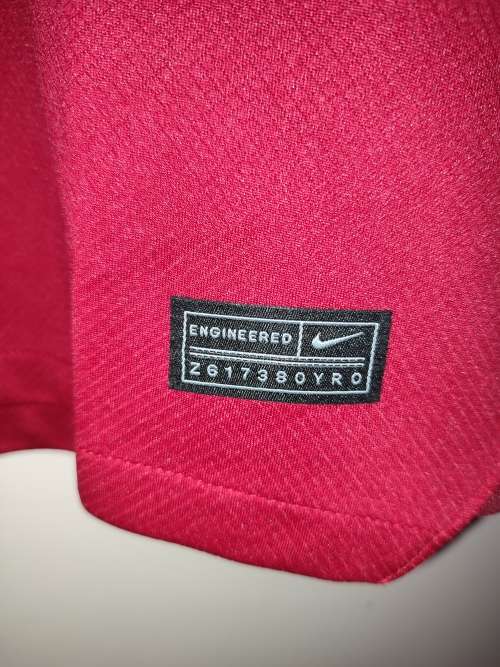 Men's 2022/23 Liverpool FC jersey size L.