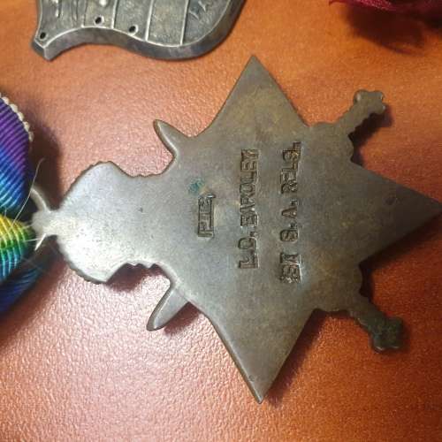 A collection of War Medals, Badges & Memorabilia | Bid to Take All | Crazy R1 Start