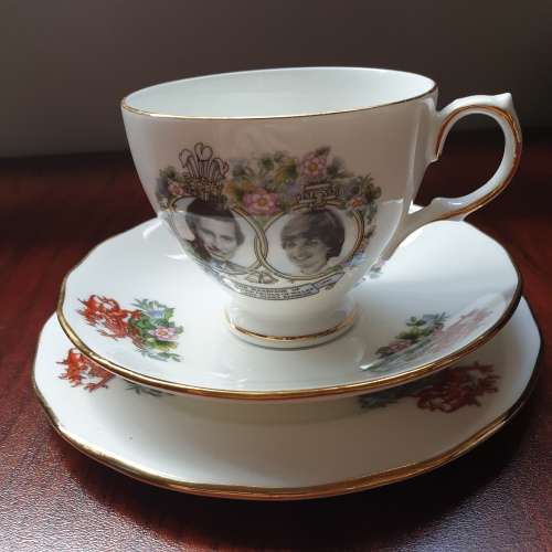 British Royal Family Commemorative Memorabilia - Bid to take all