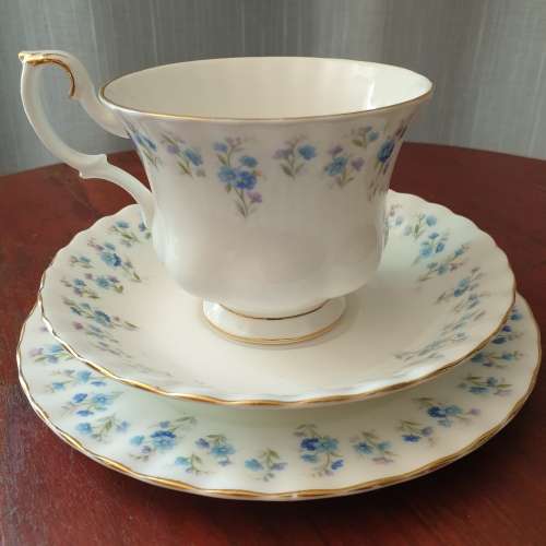 Royal Albert Memory Lane Trio