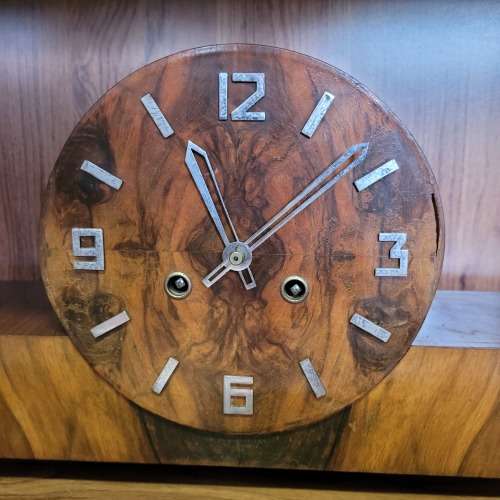 Vintage Mantle Clock | Keeps time and Chimes, but needs a service