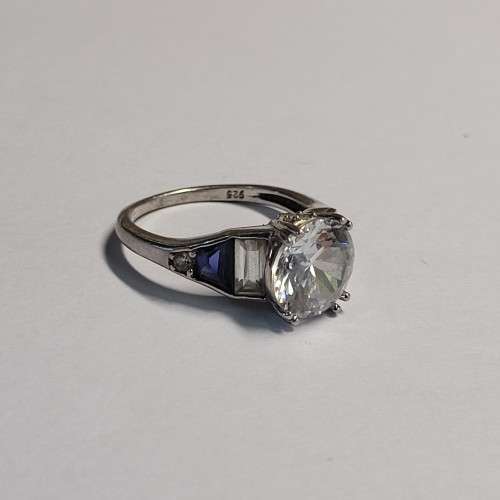 Beautiful 925 Sterling Silver Ring with CZ and blue Stone