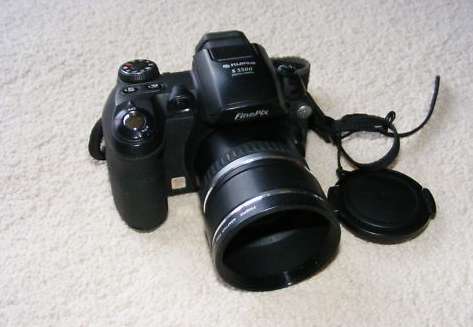 Digital camera Fujifilm  S5500 + Memory card