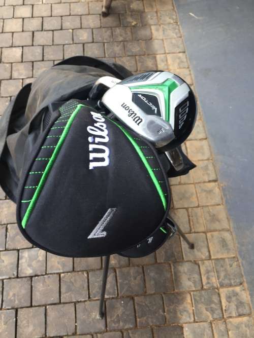 Wilson Golf Club Set with Bag